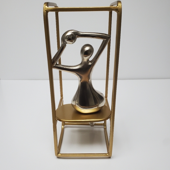 Seated Nude with Ball Sculpture Decor made in India - Picture 4 of 10